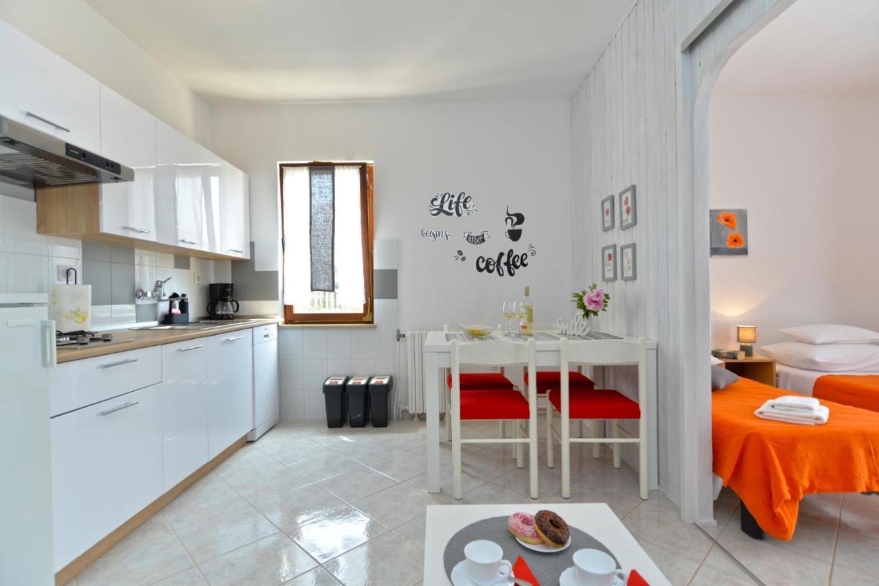 Apartment 1021 Fazana Bagian luar foto