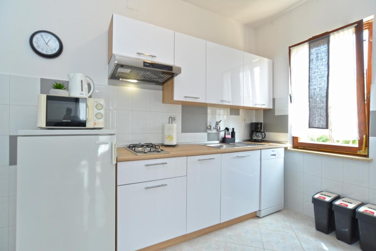 Apartment 1021 Fazana Bagian luar foto